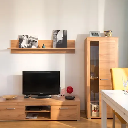 B403 By Interhome